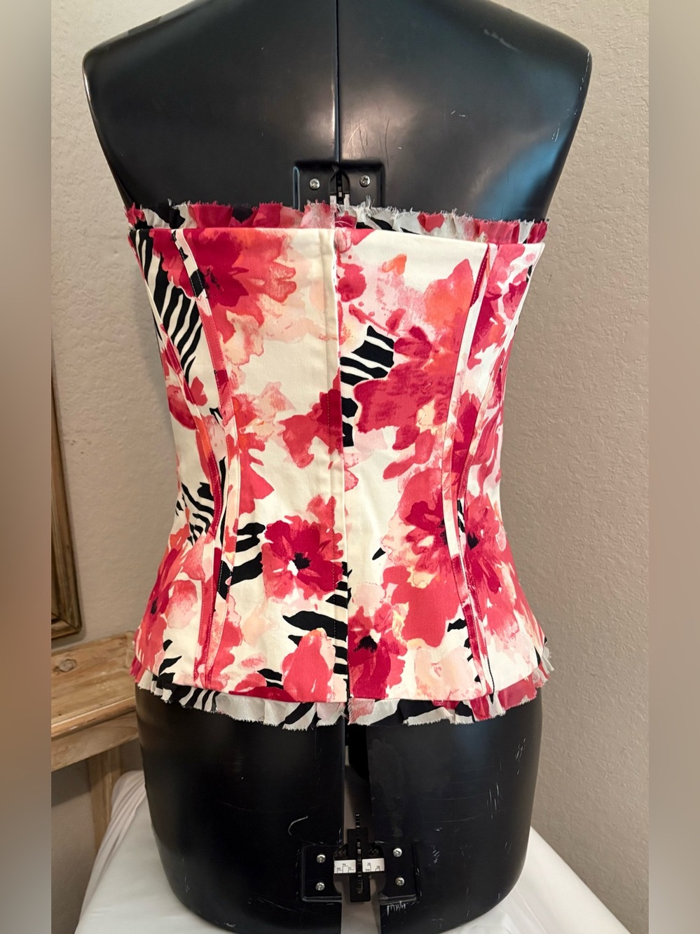 White House Black Market Strapless Floral Corset Bustier Top Size 4. - Picture 4 of 9